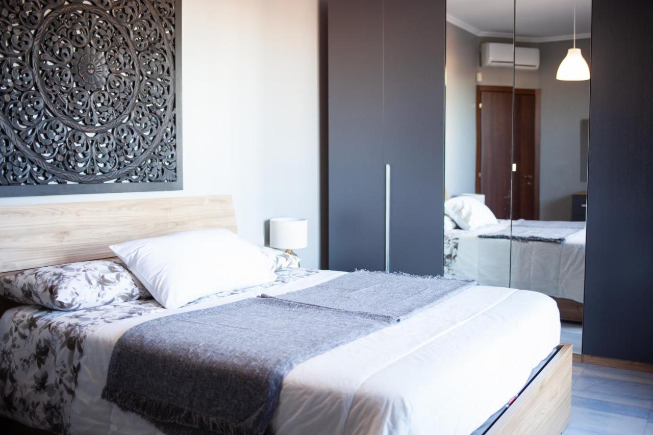 Stelvio Rooftop - Penthouse Skyline With Terrace And Jacuzzi Milán Exterior foto